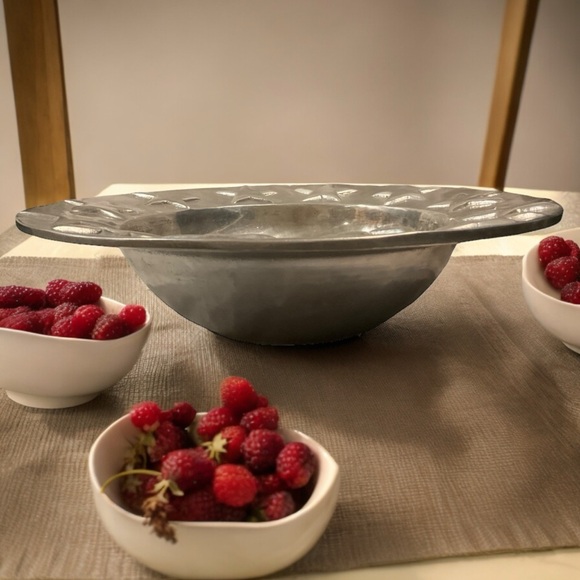 Large Serving Bowl & Set Of 4 Chargers Handcrafted In Mexico STAR Embellishment - Picture 3 of 11